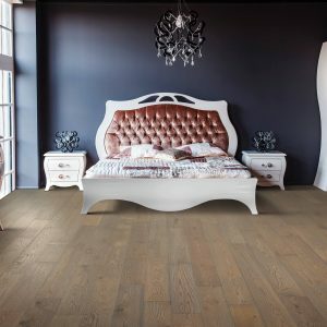 Alabama beautiful white bedroom set with brown hardwood surface floors
